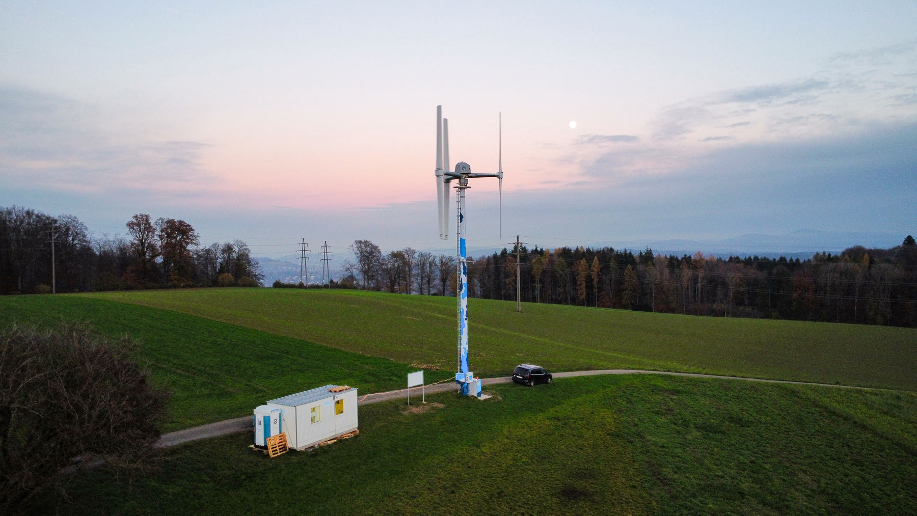 Vertikalachser Windrad von Agile Wind Power. Testanlage in Brütten.