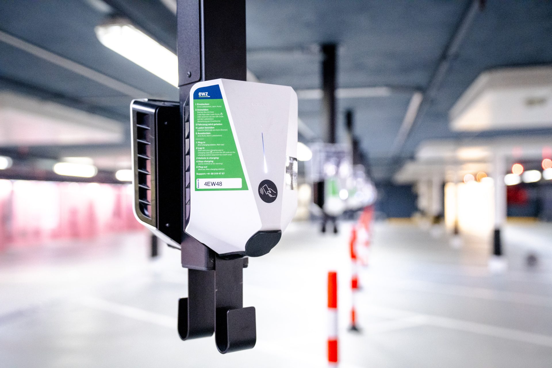 EWZ Ladestation für E-Fahrzeuge in einer Tiefgarage.